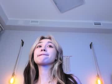 girl
        y_u_m_i_k_a cam image #468459