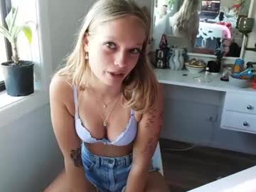 girl
        lexifever cam image #4955124