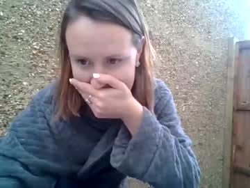 girl
        eatmypie69 cam image #2673941