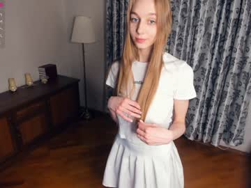 girl
        kristinarobe cam image #954797