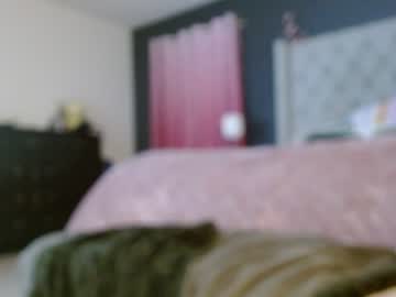 couple
        mssbb cam image #3181912