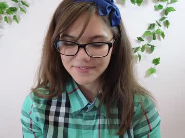 girl
        teresabriggs cam image #2225930
