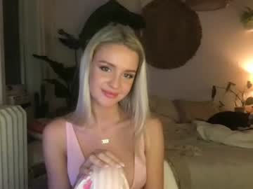 girl Cam Girls Get Busy With Their Dildos With No Shame with stellababy111