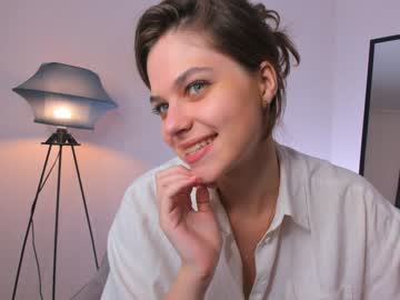 girl
        aviannajjustice cam image #1685940