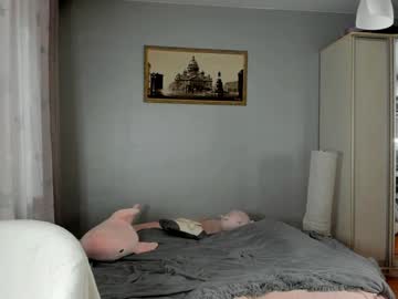girl
        _mito_69 cam image #6780982