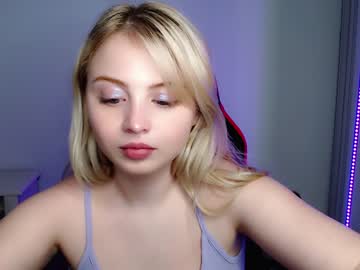 girl
        shy_blondiee cam image #939436