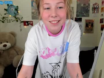 girl
        lottie_shine cam image #312784