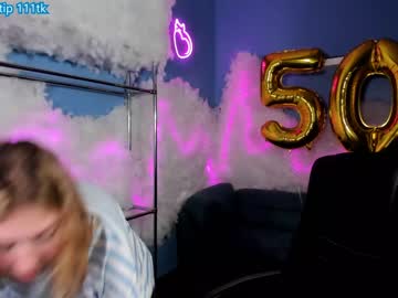 girl
        lottie_shine cam image #88838