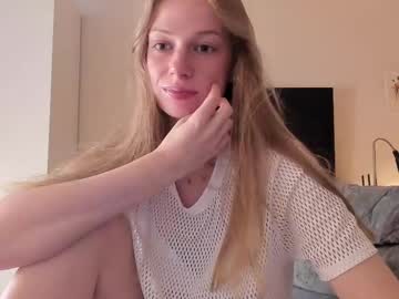 girl
        magic_couple13 cam image #6704772