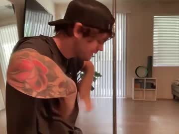 couple
        yourtrophyboy cam image #1528004