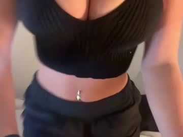 girl
        lovelilaxox cam image #6463818