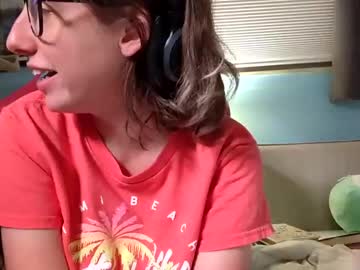 girl
        adasonii cam image #4675624