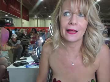 girl
        avapheonix cam image #364199