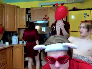 couple
        aataraxx cam image #888005