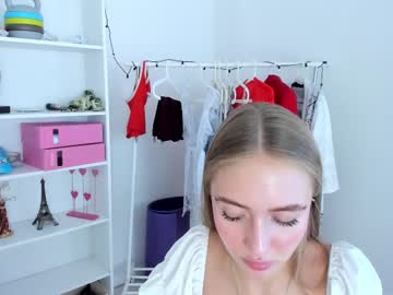 girl
        lexiebarrett cam image #2299712