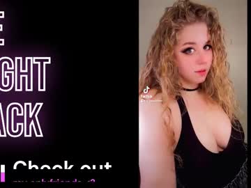 girl
        aj_peachtree cam image #6780667