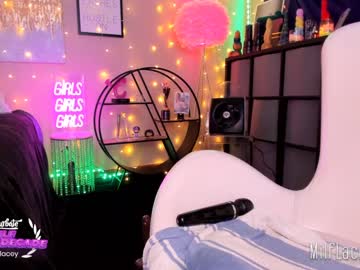 girl
        milf_lacey cam image #667306