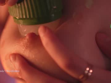 girl
        milanabaileys cam image #3193013