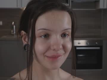 girl
        space___girl cam image #2625427