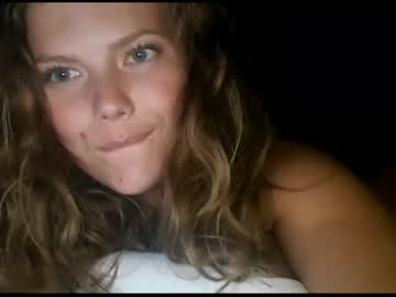 girl
        kosmickate cam image #322455