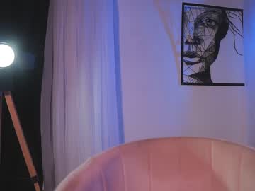 girl
        lucie_beltran cam image #3159193