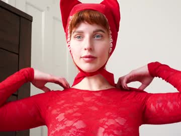 girl
        ellaa91 cam image #5643544