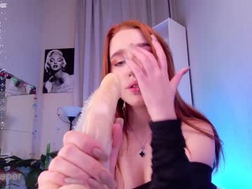 girl
        monro_merlin cam image #749075