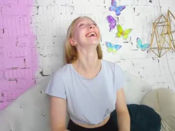 girl
        imsurprise2 cam image #62793
