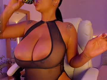 girl
        anahi_ryan cam image #5936043