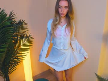 girl
        katrin_tangerine cam image #3907728