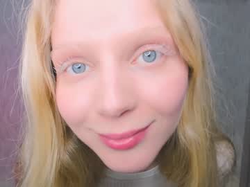 girl
        jenny_ames cam image #6073696