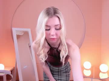 girl
        cassie_palmer cam image #1487576