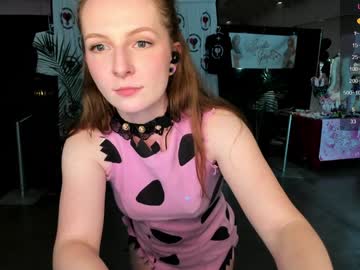 girl
        skyewatson cam image #5291822