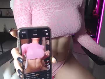 girl
        elisa_peach cam image #716109