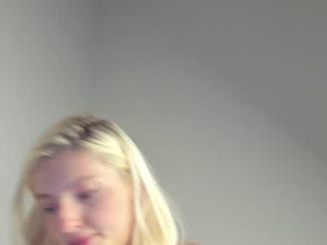 girl
        yournaughtymiss cam image #2498107