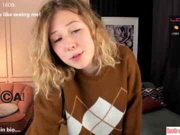 girl
        lottie_shine cam image #860700