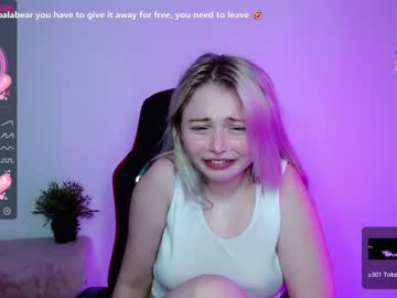 girl
        shy_blondiee cam image #982769