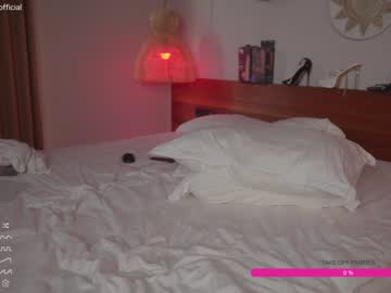 girl
        emilia98xxx cam image #2794749