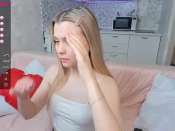 girl
        elly_ary cam image #1433199