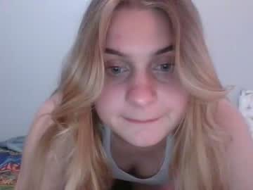 girl
        avathompson cam image #1219729