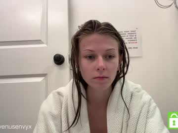 girl
        venusenvyx cam image #1630305