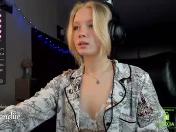girl
        bestblondiiecb cam image #701040