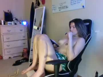 girl
        jennykeys53 cam image #1519298