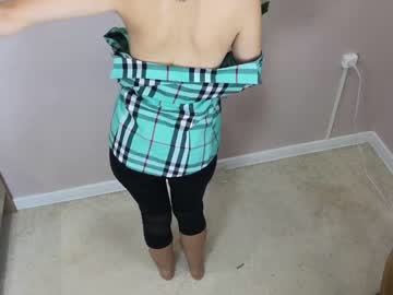 girl
        teresabriggs cam image #2240709