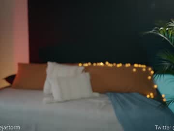 girl
        alejastorm cam image #2419626