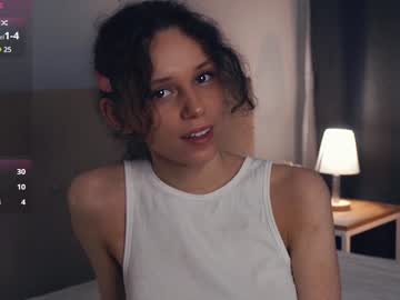 girl
        elvahamling cam image #5463792