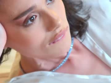 girl
        anitaricci cam image #4174413