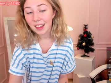 girl
        lottie_shine cam image #449412