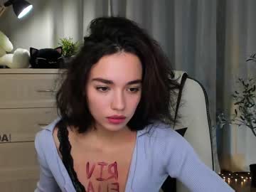 girl
        ella_flar_ cam image #405231