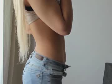 girl
        donnna19 cam image #4815511
